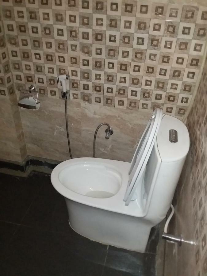 Nikunj Ashram Hotell Vrindāvan Exteriör bild
