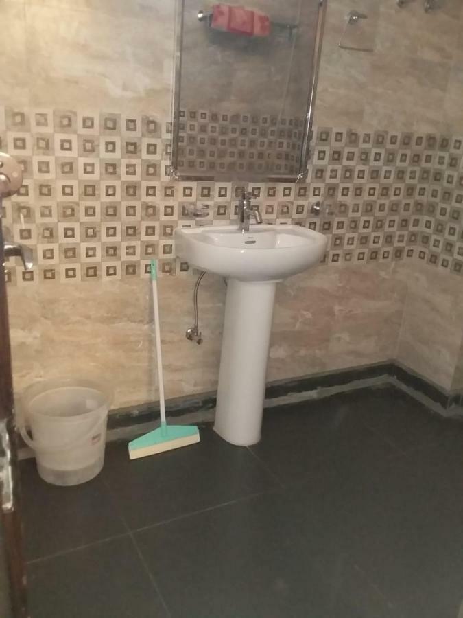 Nikunj Ashram Hotell Vrindāvan Exteriör bild