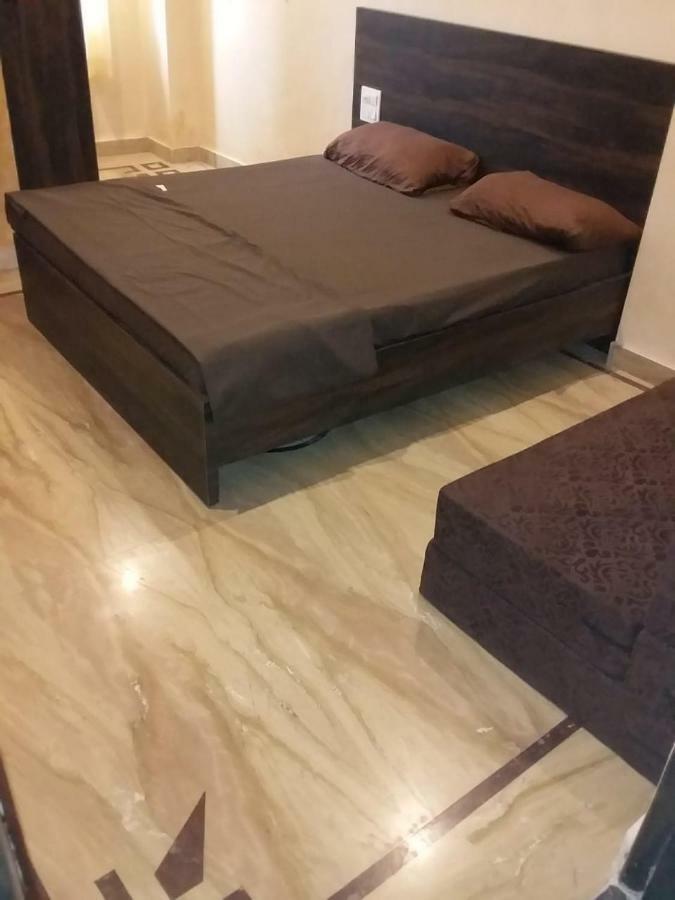 Nikunj Ashram Hotell Vrindāvan Exteriör bild